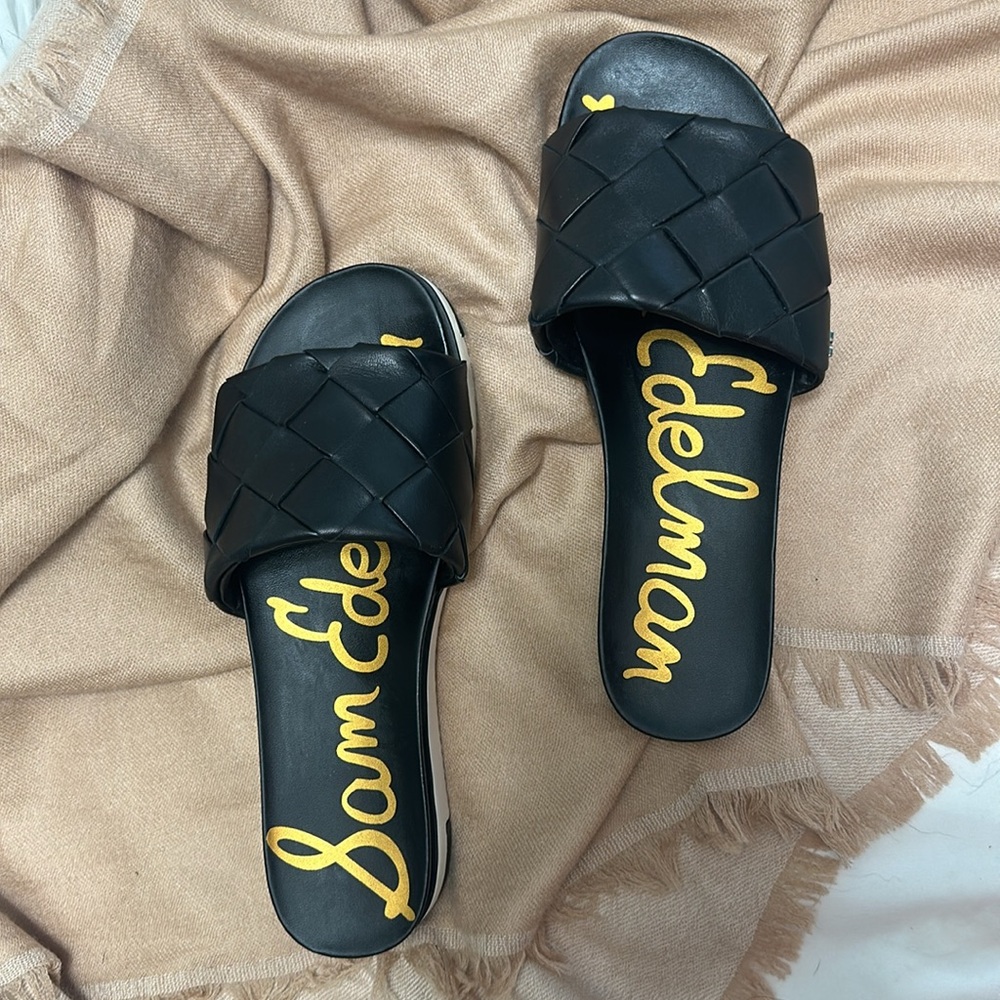 NWT Black Sam Edelman sandals. Size 8 1/2 Women.
